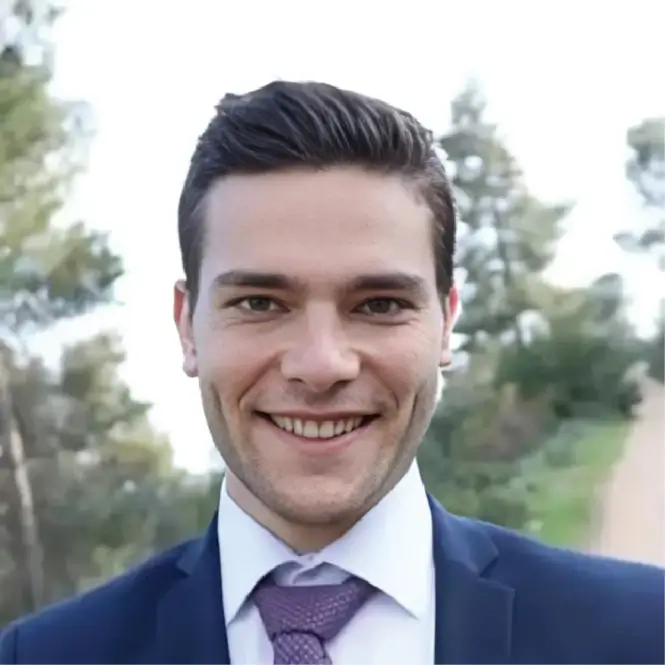 עו"ד אזרחי מאיר קרסניקר