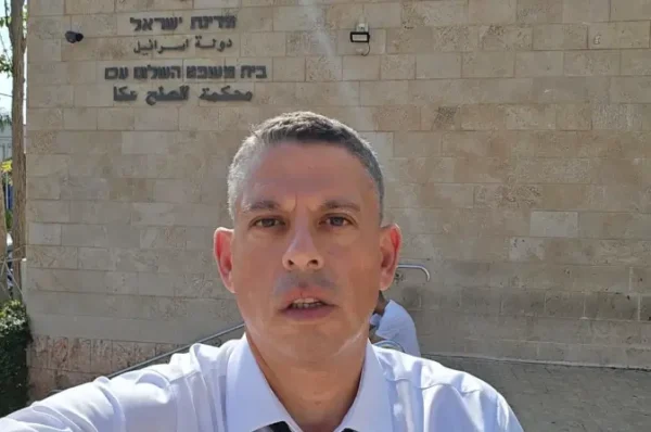 עורך דין פלילי תומר אשש בבית המשפט בעכו